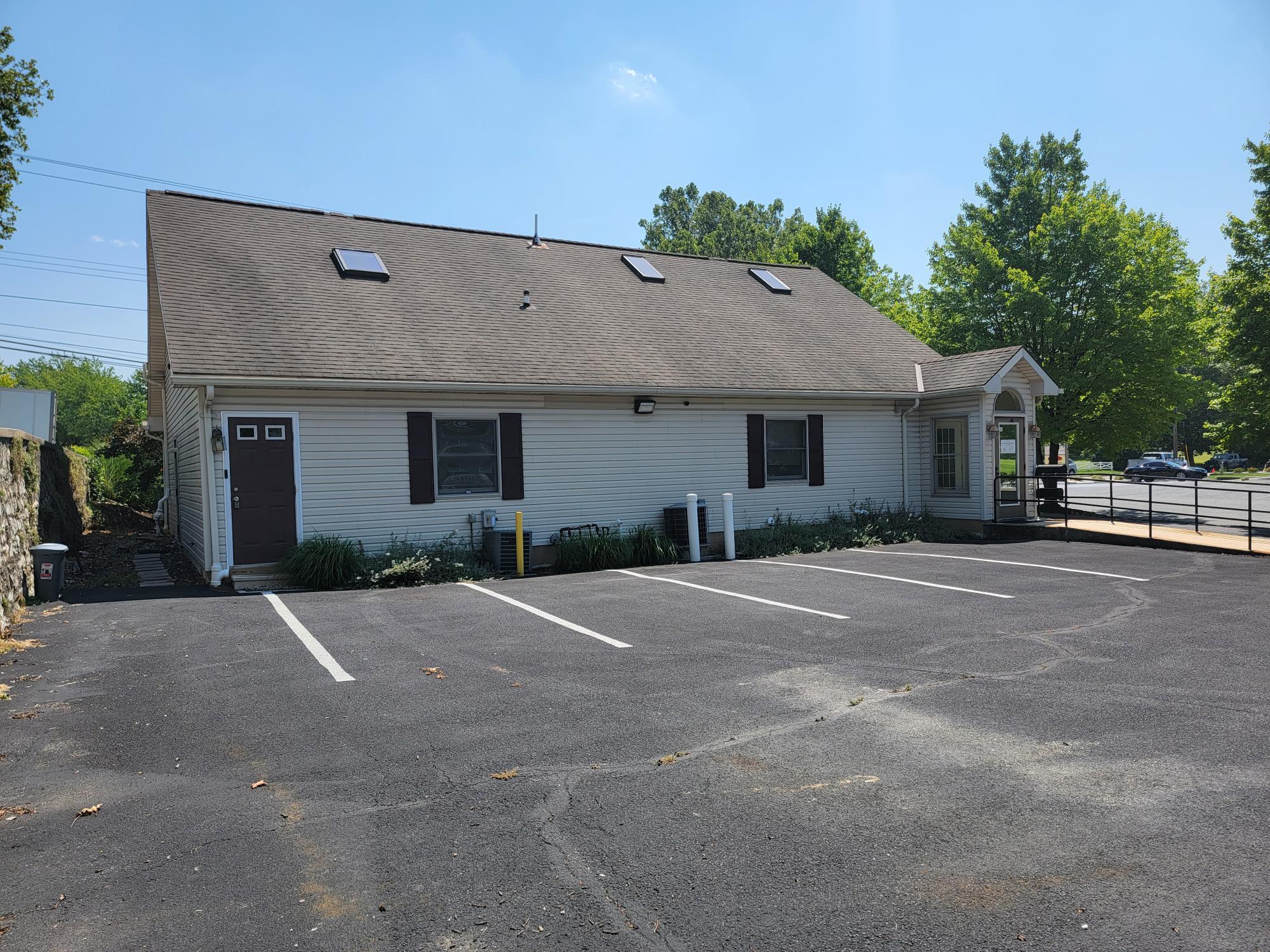 Building Photo - 1029 Quentin Rd