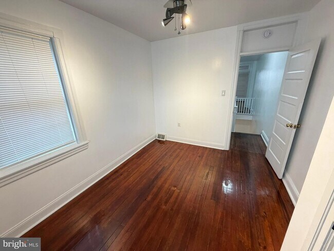 Building Photo - 1535 Willow St