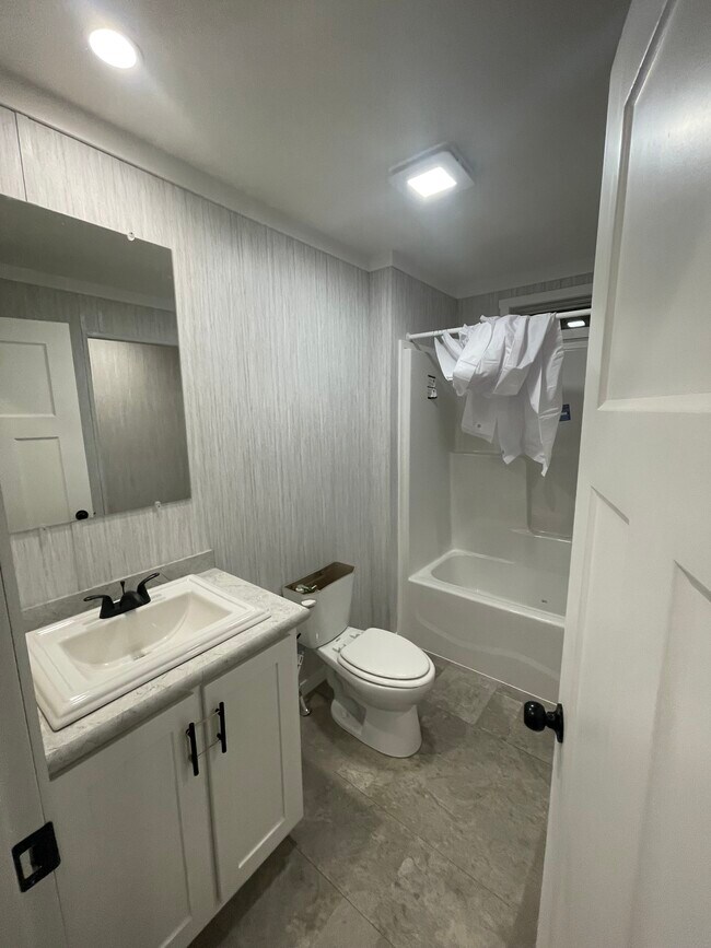 Building Photo - 786 NY-221