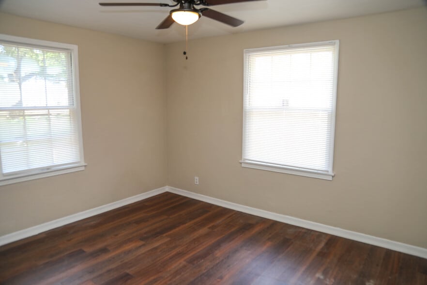 Building Photo - 1831 Bennett St