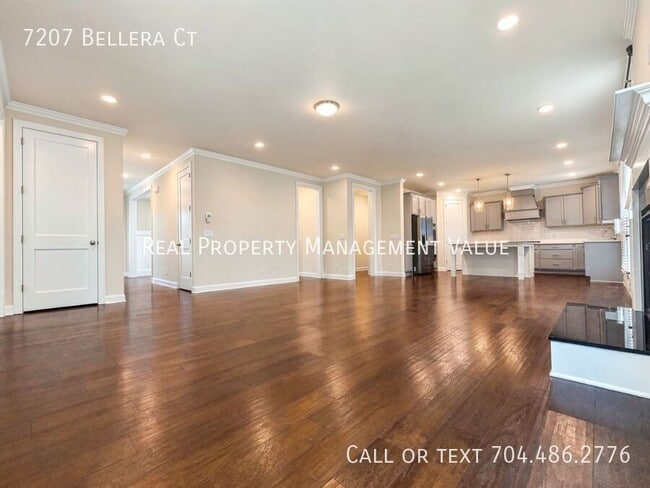 Building Photo - 7207 Bellera Ct