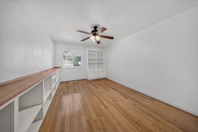 Building Photo - 5715 E 64th St