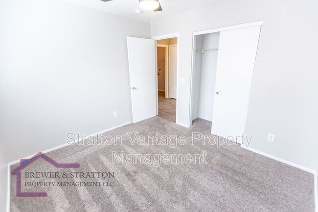 Building Photo - 10117 E Obispo Ave