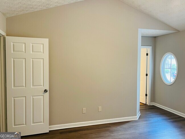Building Photo - 4014 Carisbrook Dr
