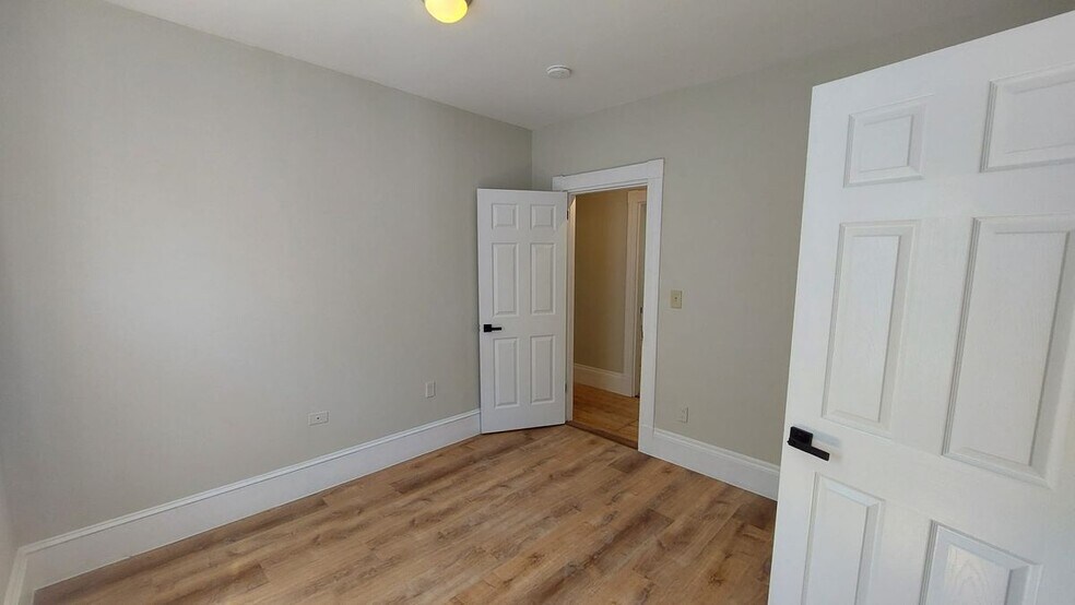 Building Photo - 9 Woodville Park