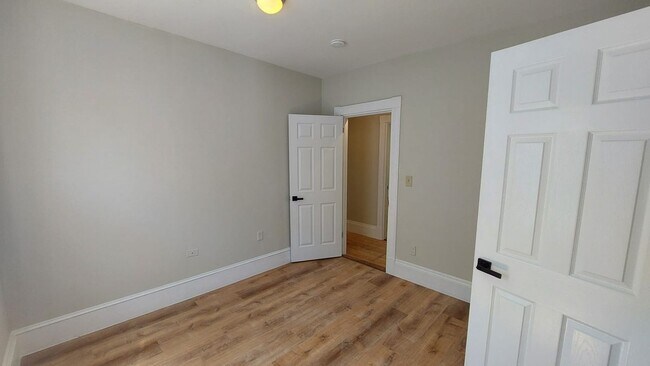 Building Photo - 9 Woodville Park