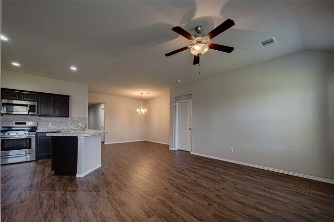 Building Photo - 14004 Lake Cres Dr