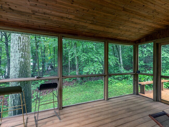 Building Photo - 7 Owls Nest Ln