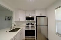 Building Photo - 9300 Lime Bay Blvd