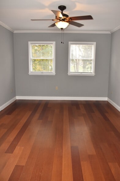 Primary Bedroom - 527 W Water St