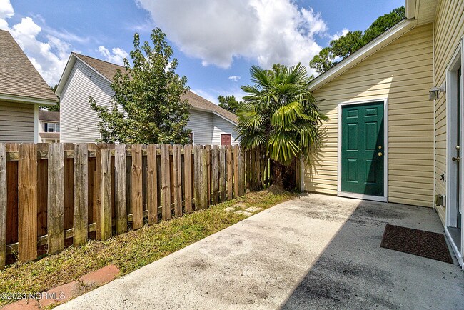 Building Photo - 517 Amberjack Drive