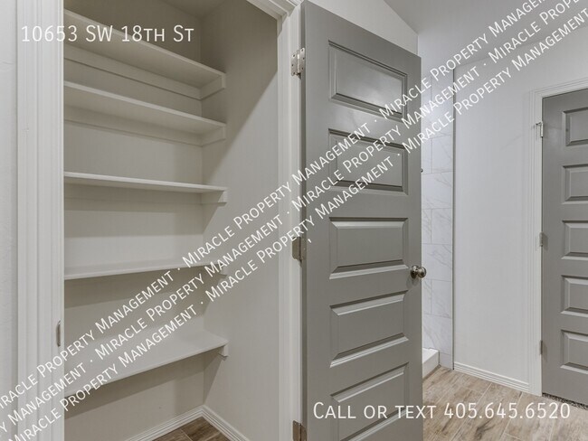 Building Photo - 10653 SW 18th St