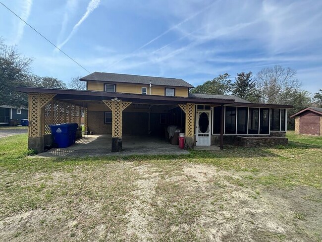 Building Photo - 720 Riverland Dr