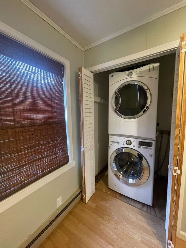 Building Photo - Quaint Country Cottage On Large Lot Near Downtown Blacksburg