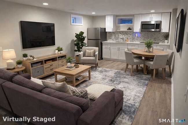 Building Photo - 2 Hurd St