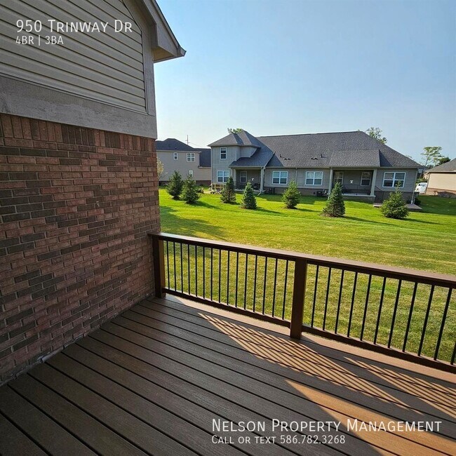 Building Photo - 950 Trinway Rd