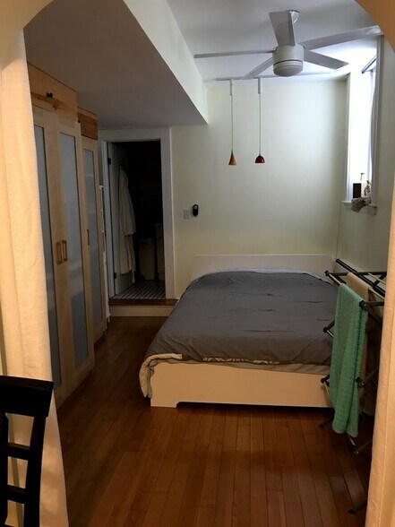 Building Photo - 71 Parkman St