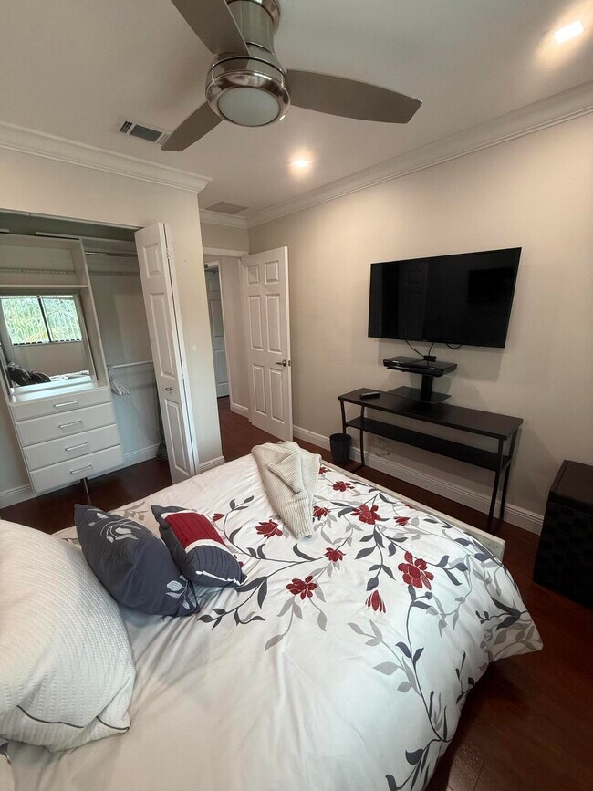 Building Photo - 12394 Westhampton Cir
