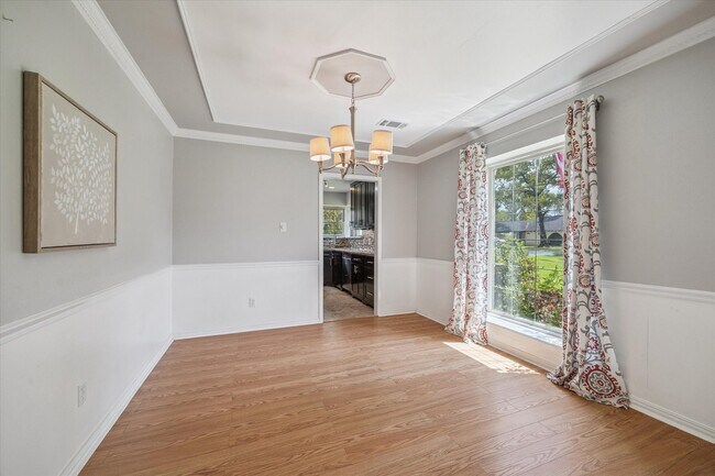 Building Photo - 1711 Chestnut Ridge Rd