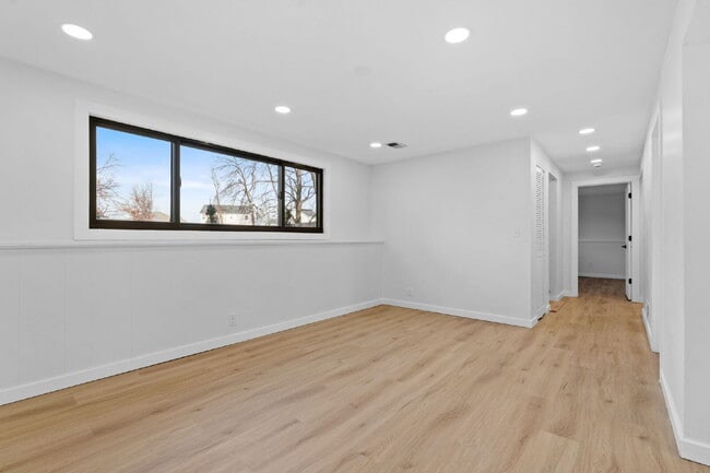 Building Photo - "Charming 4-Bedroom Home with Granite Elegance in Lino Lakes – 2584 Sq Ft of Comfort!"