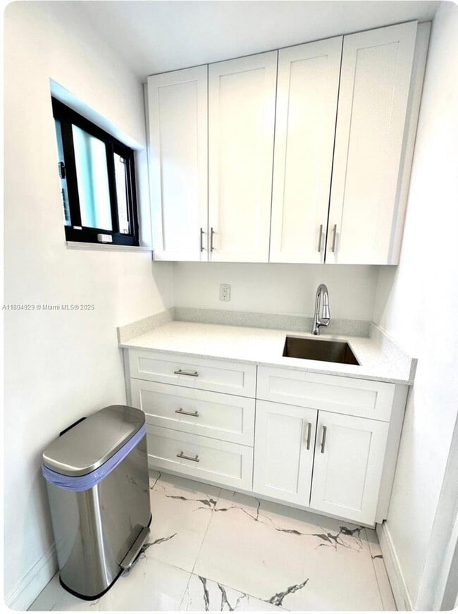 Building Photo - 9410 E Calusa Club Dr