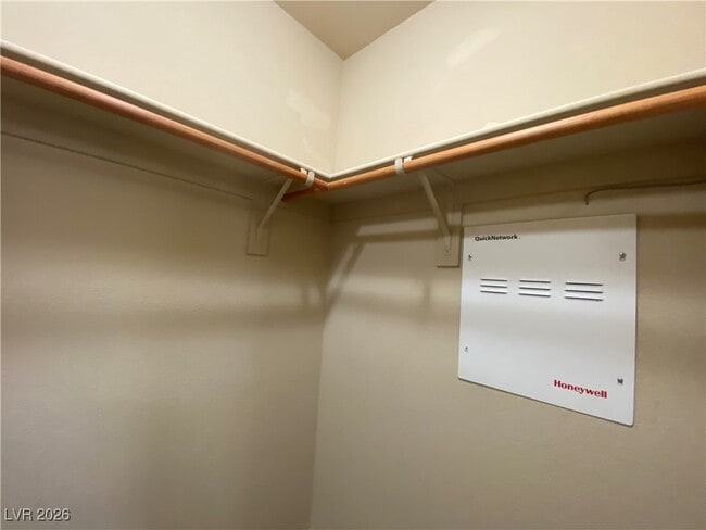 Building Photo - 3627 Water Song Dr