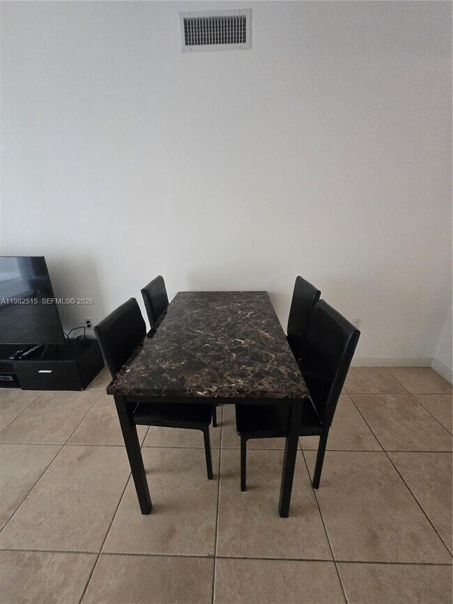 Building Photo - 888 Douglas Rd