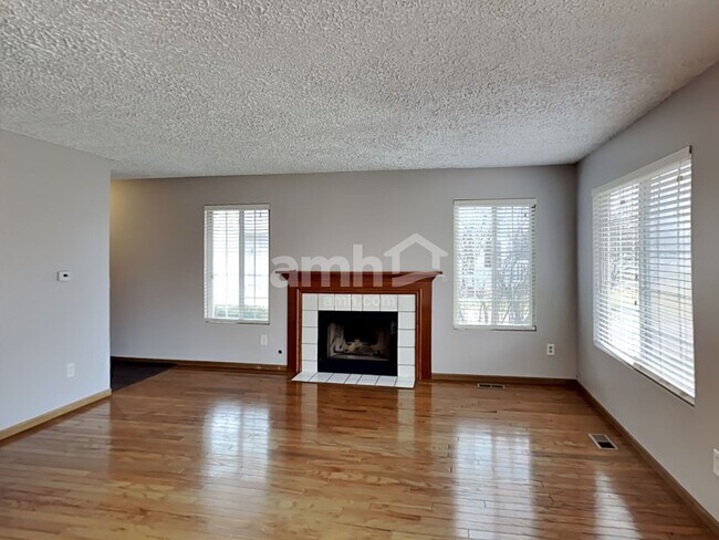 Building Photo - 1608 Bridle Post Drive Unit 10A