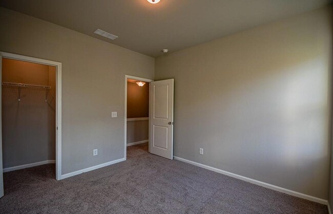 Building Photo - 104 Black Gum