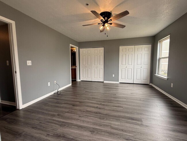 Building Photo - 1401 Millbrook Trail