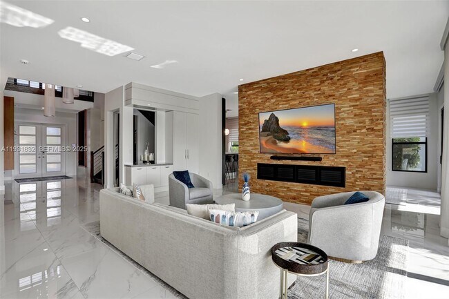 Building Photo - 17113 Aquavera Way