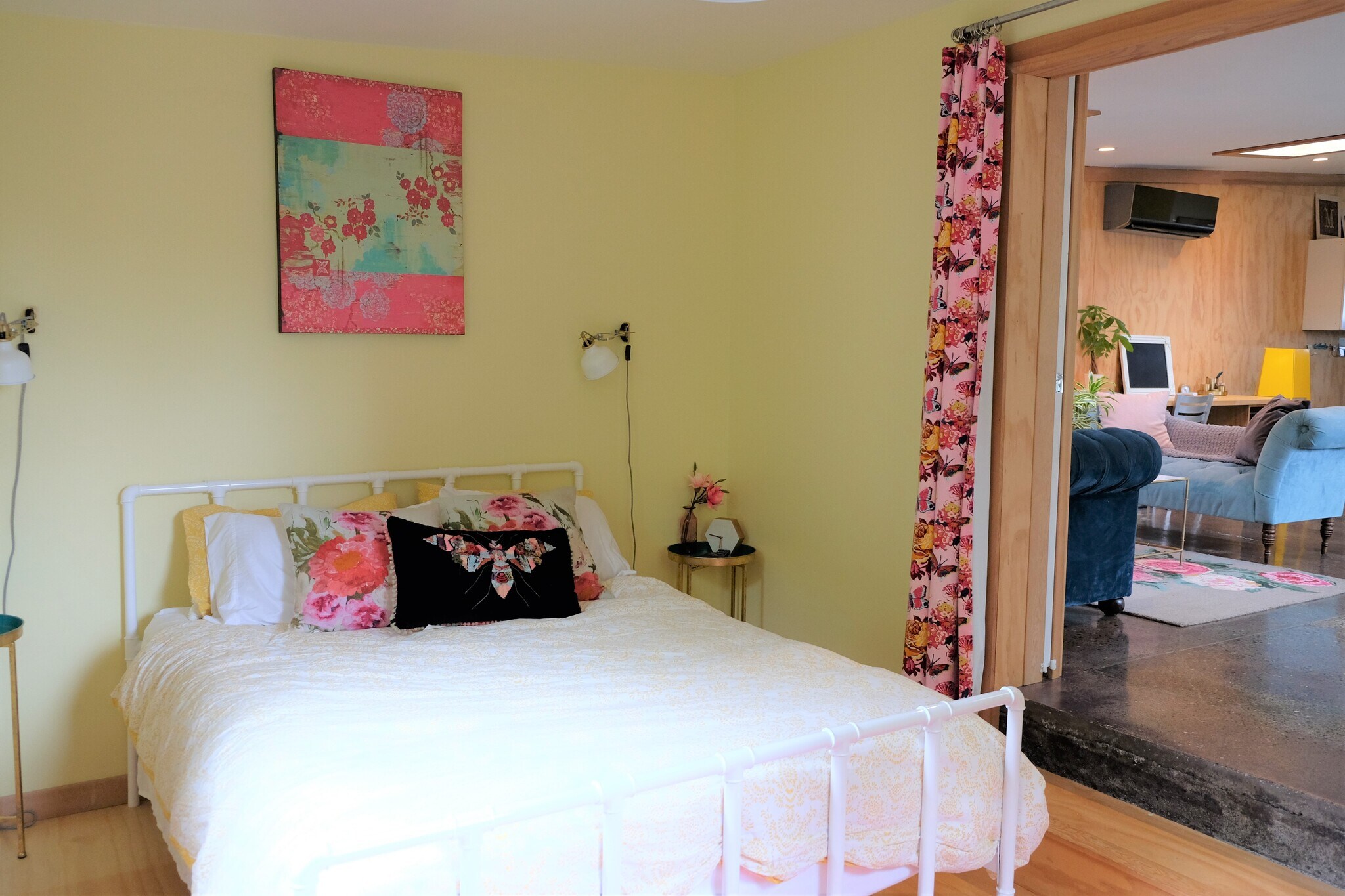 Building Photo - 10733 Phinney Ave N