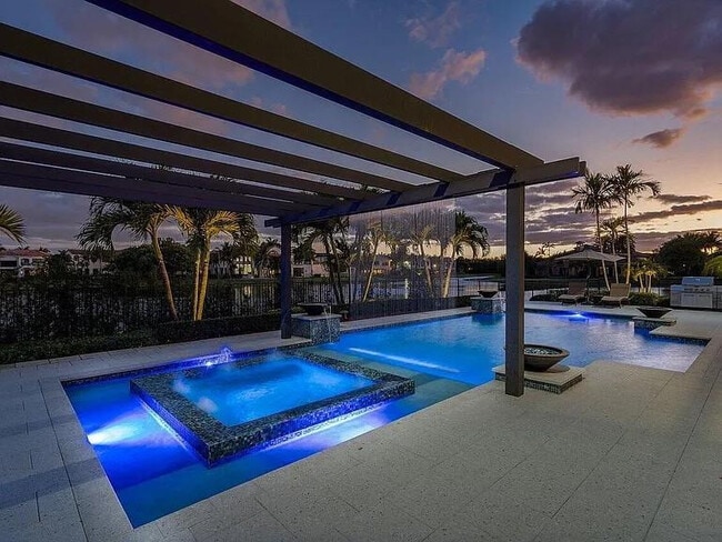 Building Photo - 17511 Cadena Dr