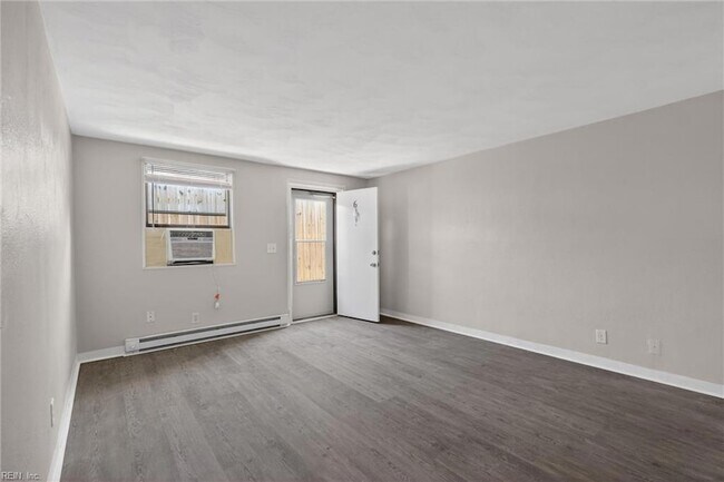 Building Photo - 315 15th St