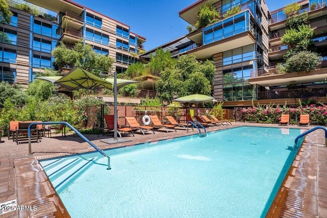 Building Photo - 7117 E Rancho Vista Dr