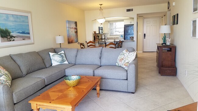 Building Photo - 901 Collier Ct