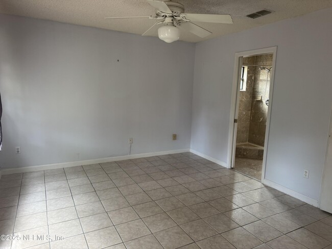 Building Photo - 7441 Carriage Side Ct