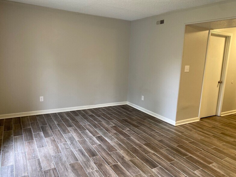 Building Photo - 864 Old Hickory Blvd
