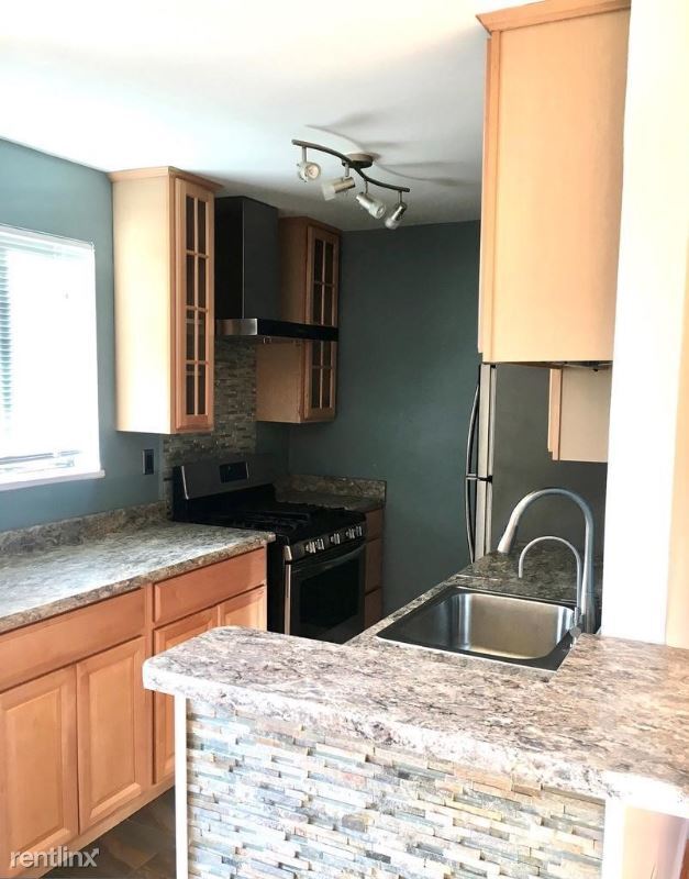 Building Photo - 6 Galveston St SW