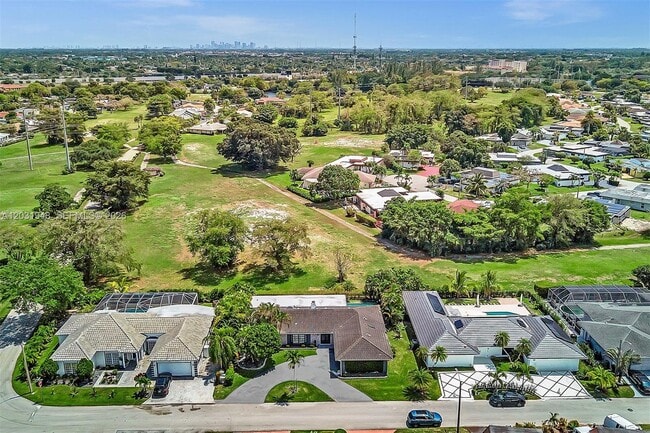 Building Photo - 5602 S Travelers Palm Ln