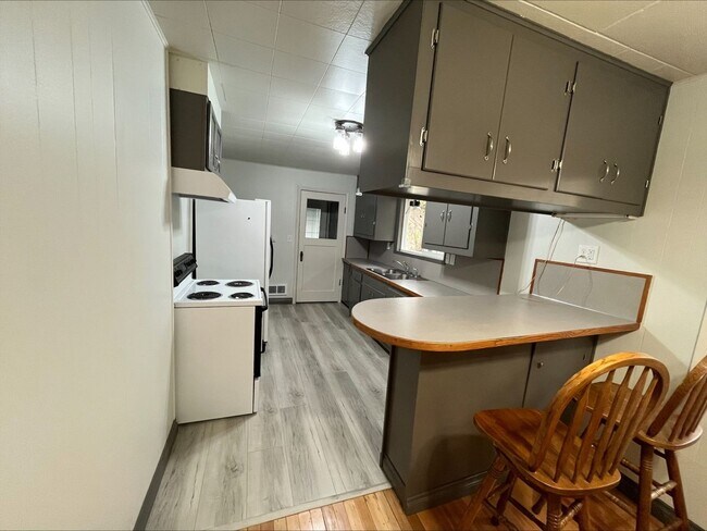Building Photo - Charming home in Edison District