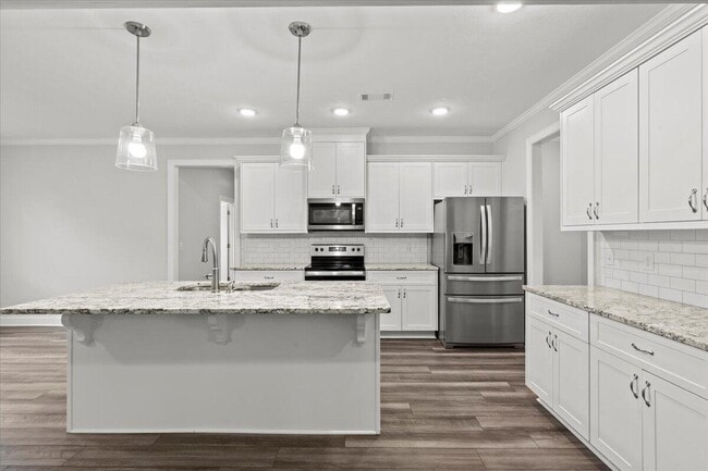 Building Photo - 239 Prominence Dr