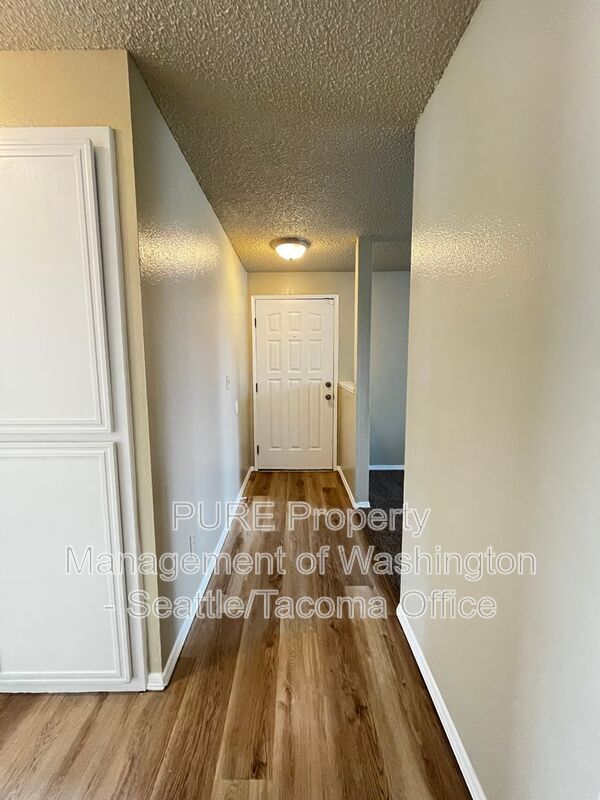 Building Photo - 1812 I St NE