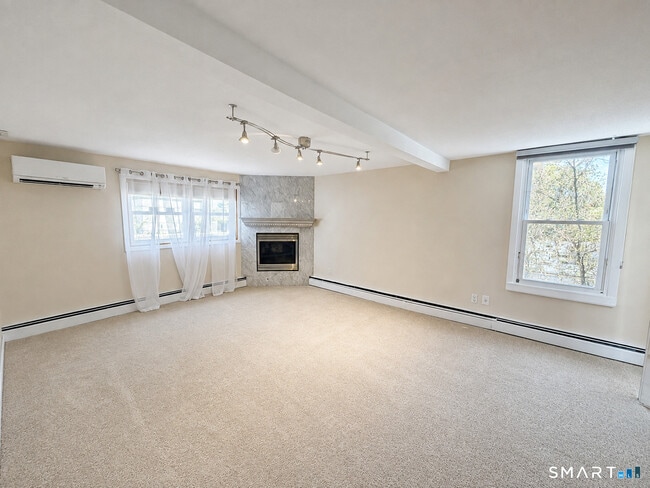 Building Photo - 311 Racebrook Rd
