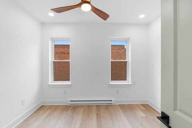 Building Photo - 6049 Elmwood Ave