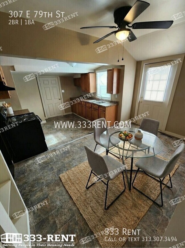 Building Photo - 307 E 79th St