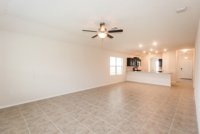 Building Photo - Updated Southeast Austin Single Story - Move In Ready!