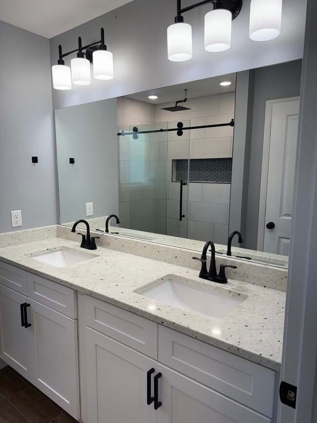 Building Photo - 701 Troy Cove