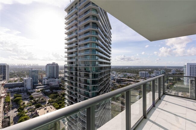 Building Photo - 480 NE 31st St