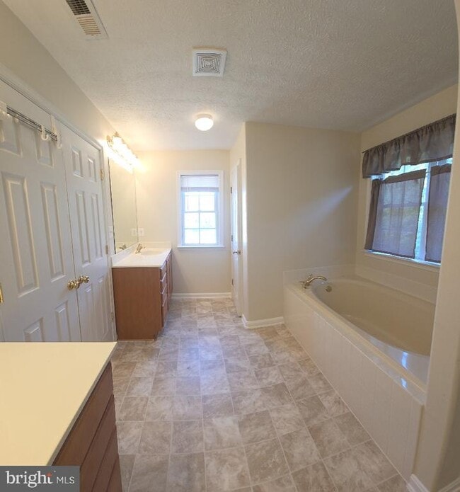 Building Photo - 2809 Angela Ct